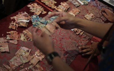 Waspada Rayap Bisa Makan Uang dan Buku Kamu!